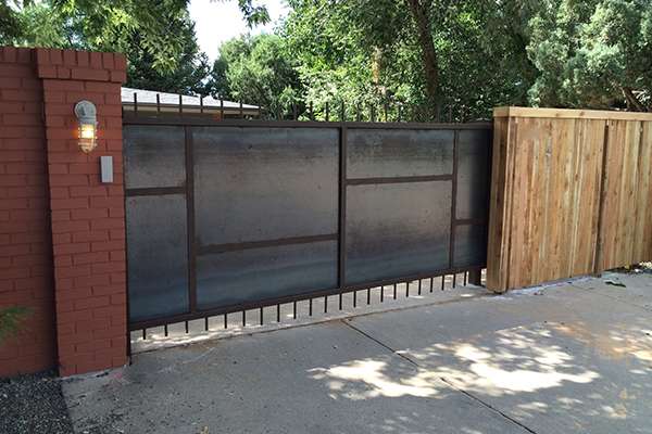 gate13 - A Straight Up Fence Company