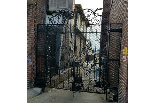 gate20 - A Straight Up Fence Company