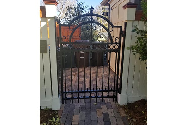 gate23 - A Straight Up Fence Company