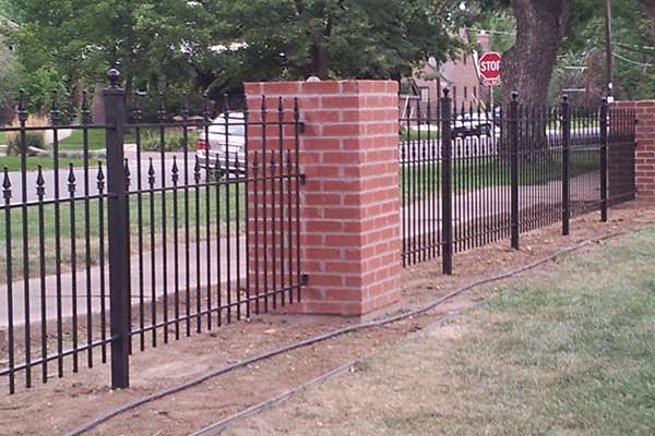 metal12 - A Straight Up Fence Company