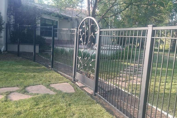 metal52 - A Straight Up Fence Company